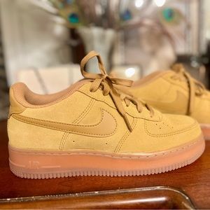 Nike Air Force 1 Wheat Brown Size 6 Y / 7.5 Women's.